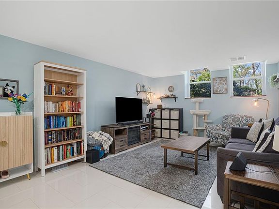 4th image of 15 Curtis St APT 104