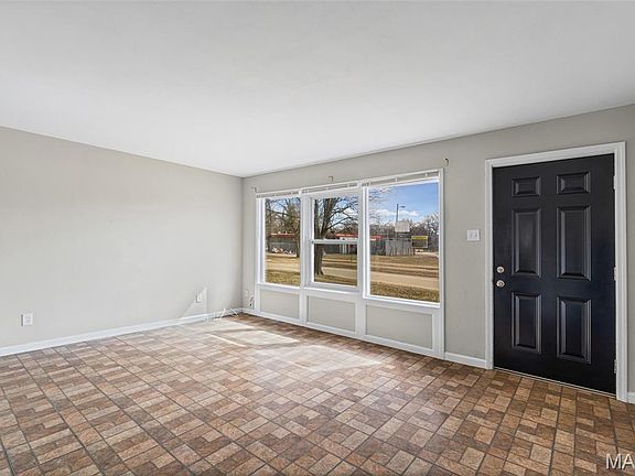 5th image of 8379 Midwood Ave