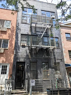 Rented by Rumah Realty Inc | media 1