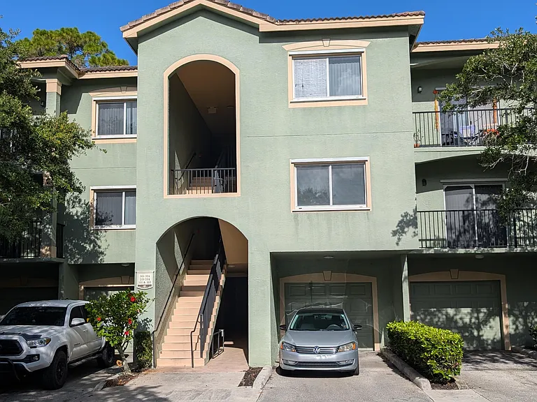 350 Crestwood Cir #201 — Photo 12