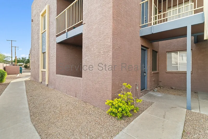 Building Photo - 16602 N 25th St #109