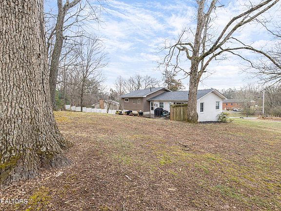 4th image of 9650 Ford Rd