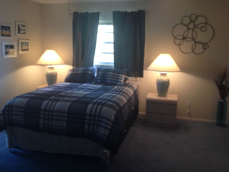 1st image of 42 Woodland Dr