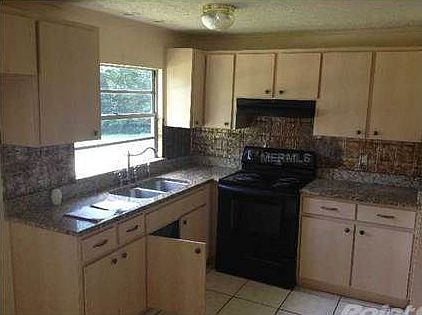 5th image of 9313 Mary Ave
