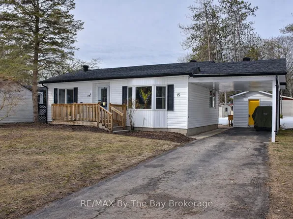 15 Carruthers St S, Wasaga Beach, ON L9Z 1K2