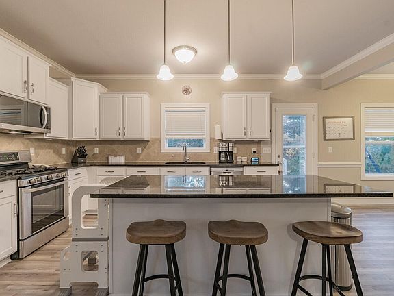 4th image of 9295 Windward Dr