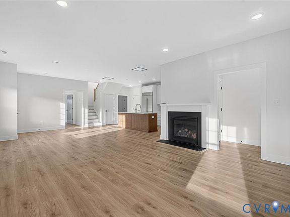 5th image of 16435 Creekstone Point Ave
