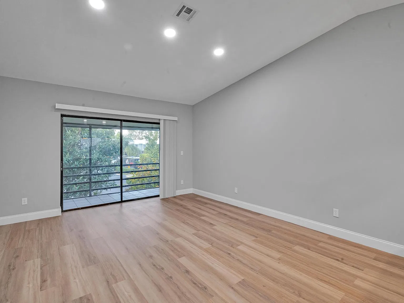 1 bed, 1.5 bath, 746 sqft, $1,775 — Photo 4