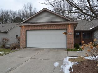 17535 Park Place Cir, Spring Lake, MI 49456