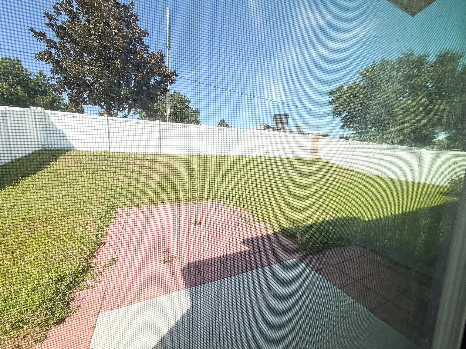 4 bed, 1900 sqft, $2,100 — Photo 2