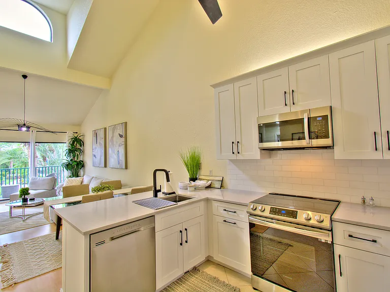 60 Emerald Woods Dr #B7 — Photo 15