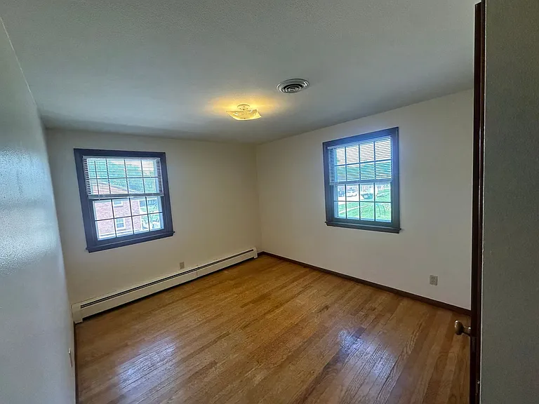 1906 Douglas Ave. — Photo 15