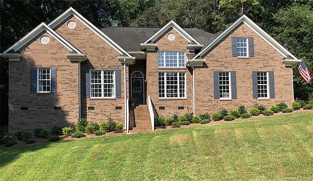 1st image of 114 Stevens Dr
