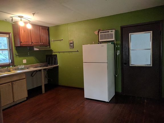 5th image of 1017 NE 1st Ave