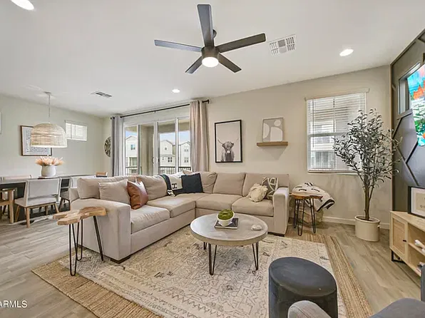 681 W Flintlock Way, Chandler, AZ 85286