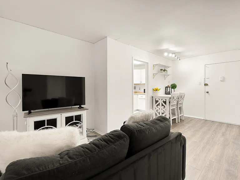2401 H St NW #209 — Photo 9