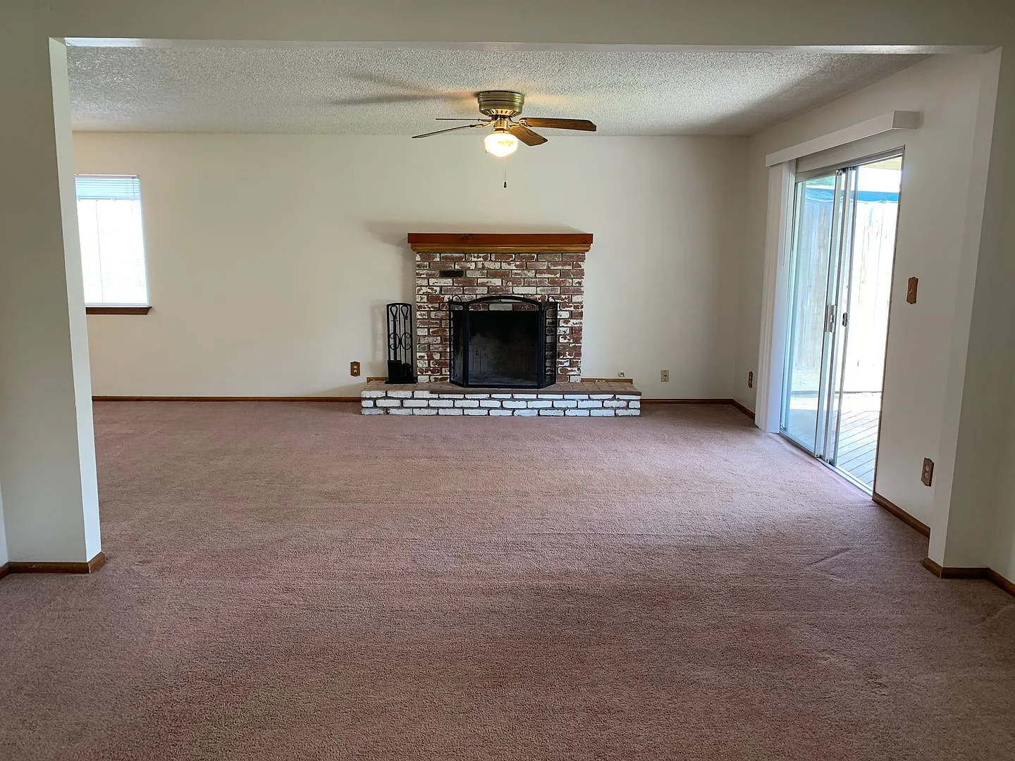 3 Bedroom home in SW Visalia! Updated flooring throughout, coming soon! — Photo 2