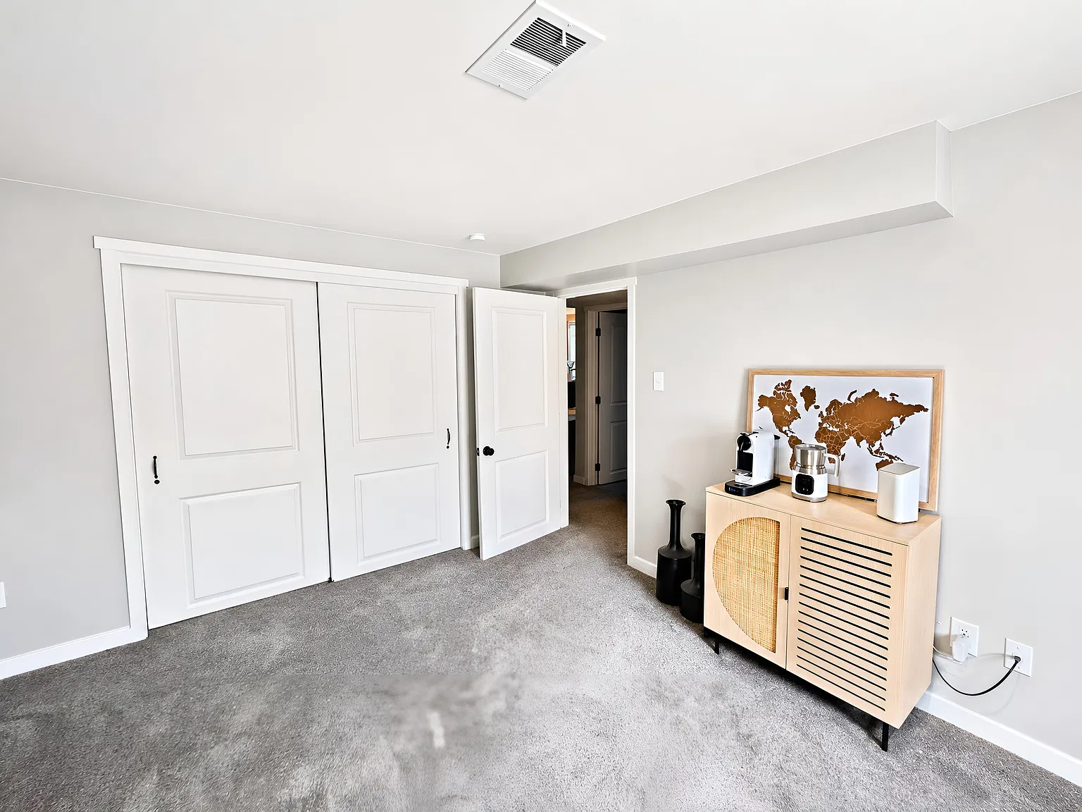 401 Leo Ln — Photo 4