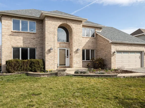 527 Rock Spring Ct, Naperville, IL 60565