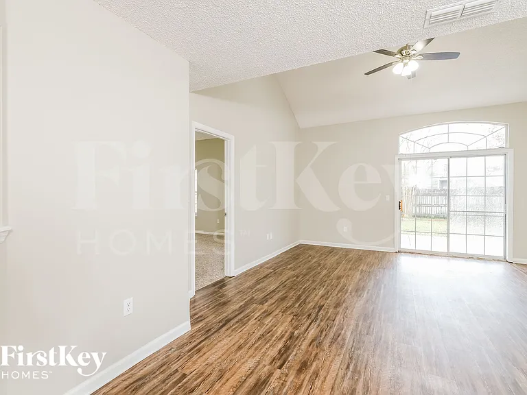 9515 Southbrook Dr — Photo 3