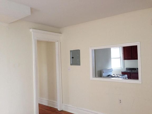 3rd image of 141 Hollywood Ave