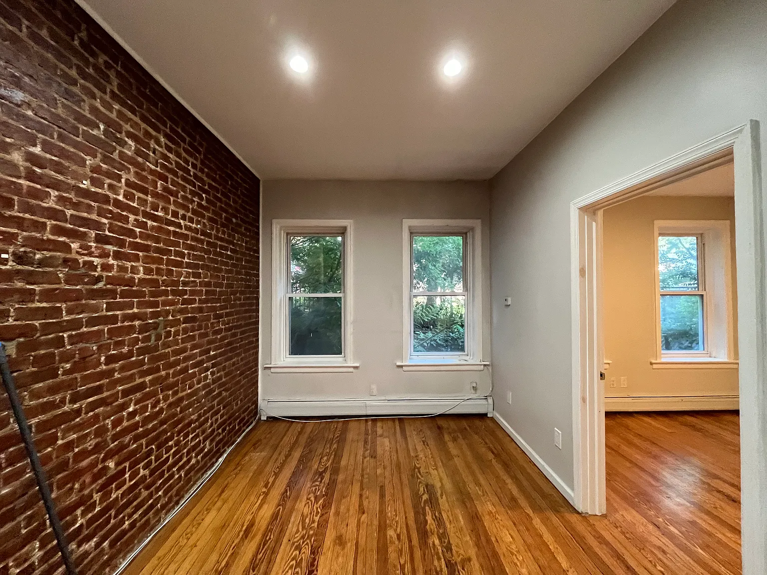 2 bed, 850 sqft, $2,200 — Photo 4
