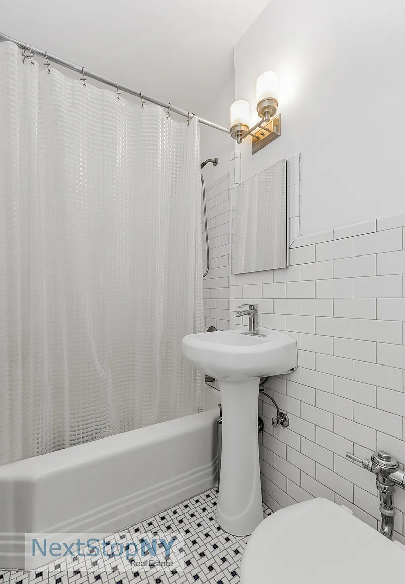 237 East 54th Street — Photo 4
