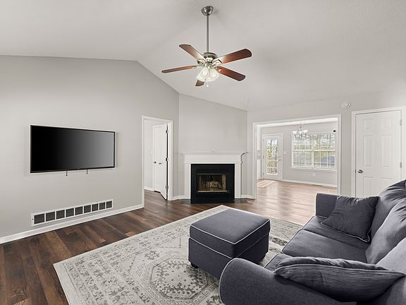 3rd image of 2734 Sanibel Ln SE