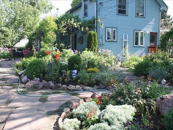 Luscious gardens and flowers