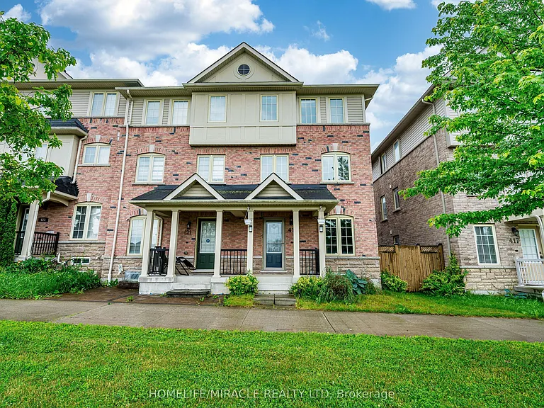 419 Rossland Rd E — Photo 49