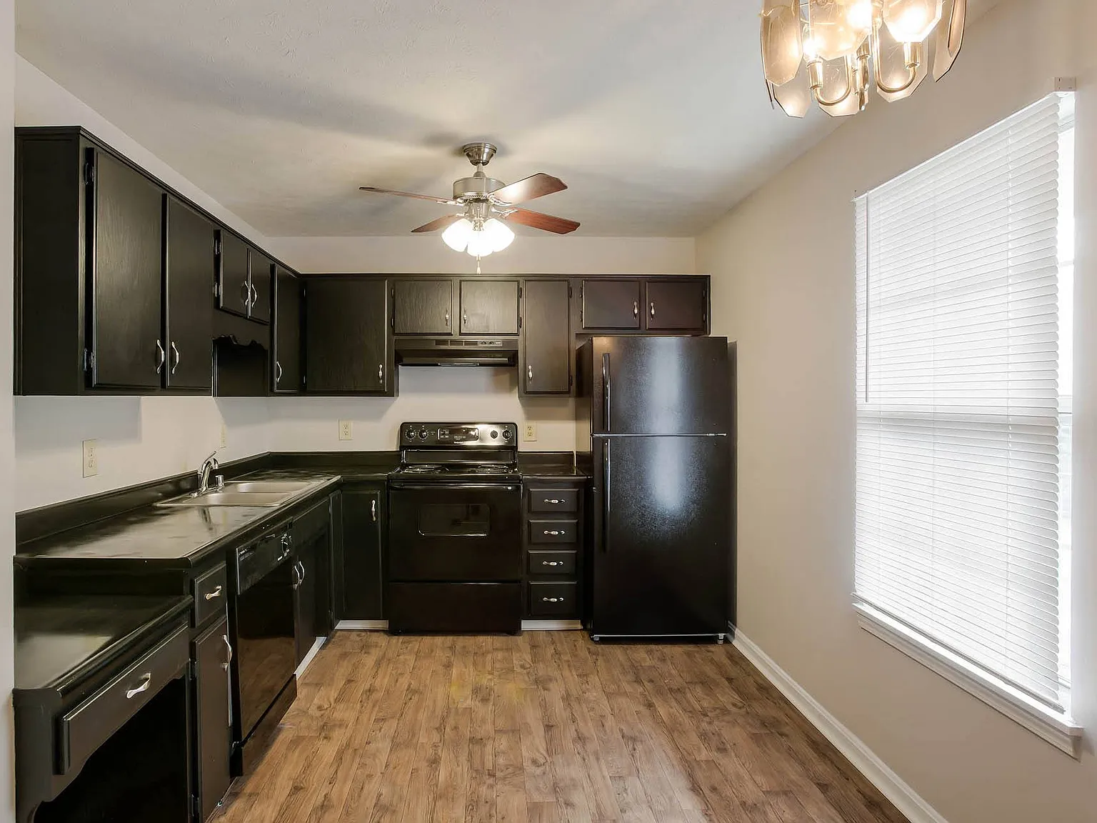 Park Place Apartments — Photo 2