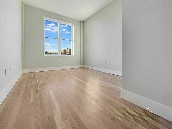 4th image of 111 Troutman St #3