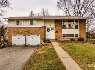 1215 E Sayles Dr, Palatine, IL 60074