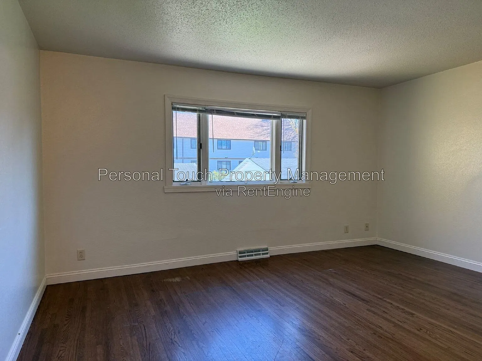 3 bed, 1.0 bath, $1,200 — Photo 2