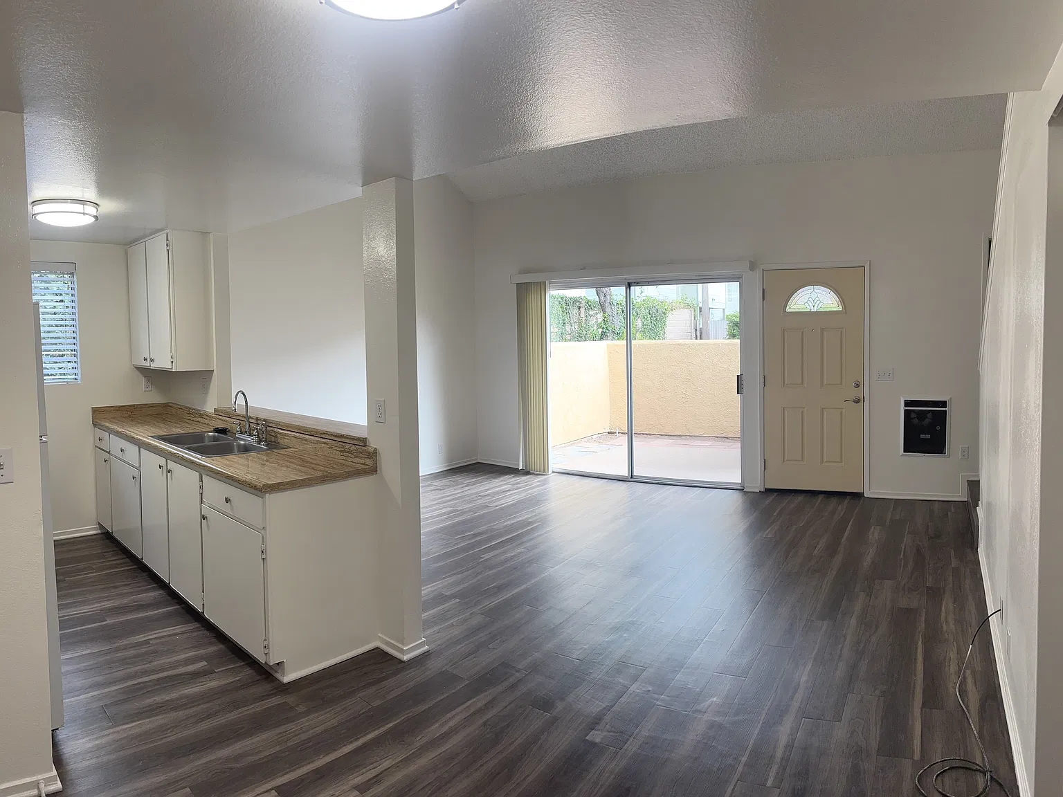 2 bed, 2.5 bath, $2,650 — Photo 3