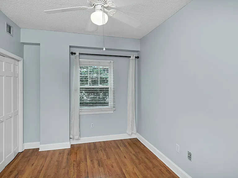 2002 Greene St #113 — Photo 13