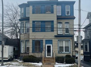 292 Villa St, Elgin, IL 60120