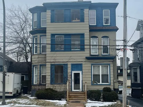 292 Villa St, Elgin, IL 60120