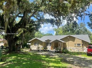 140 Davis St, Labelle, FL 33935