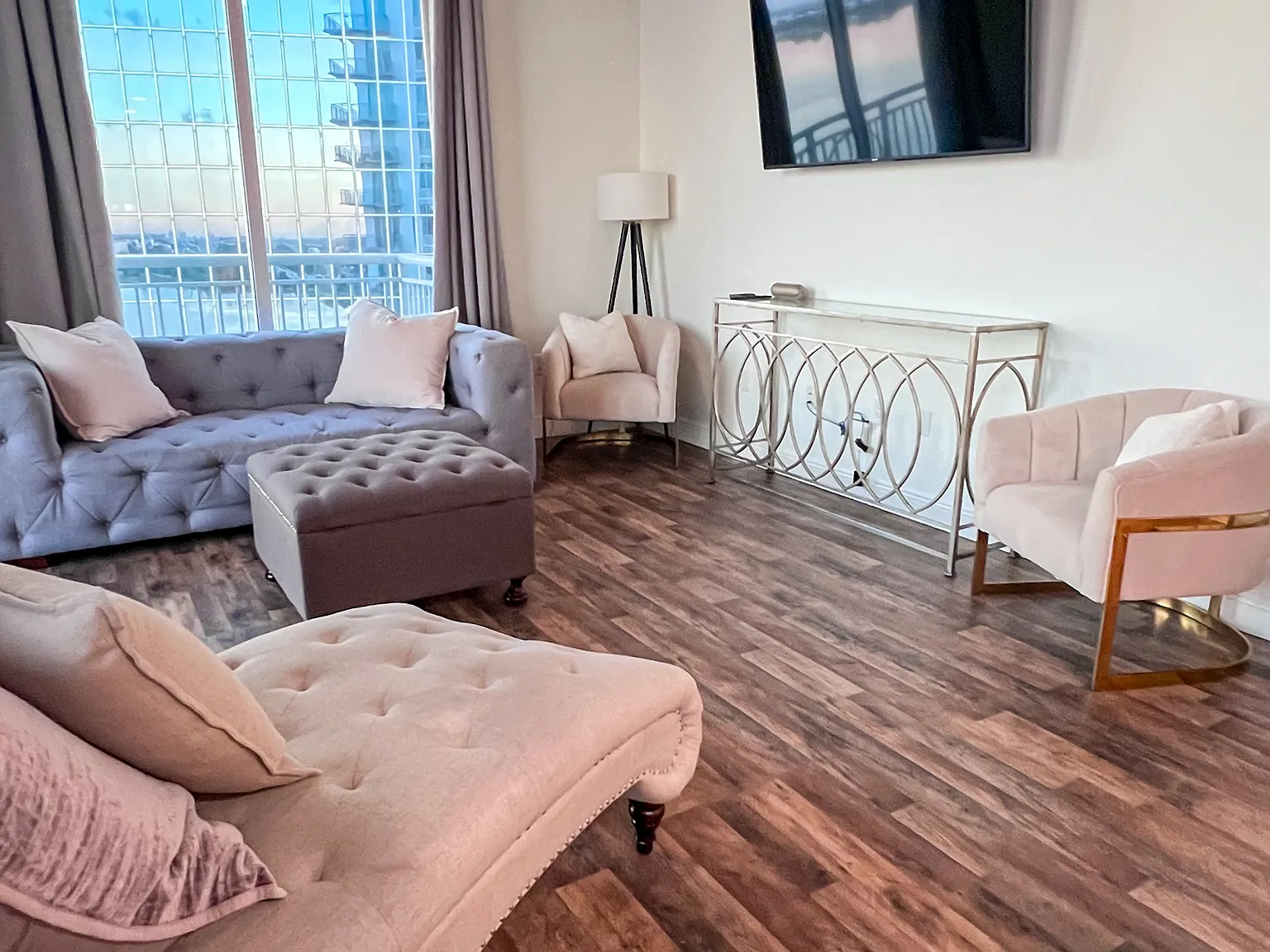 2 bed, 1245 sqft, $4,700 — Photo 2