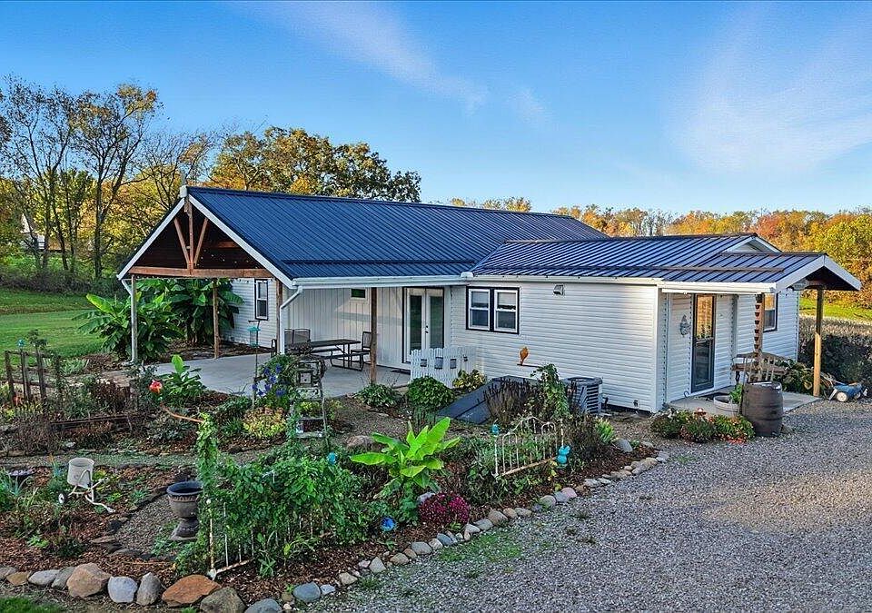 1st image of 13904 Carey Ln