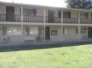 700 NE 10th St APT C, Grants Pass, OR