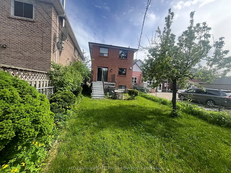 222 Mortimer Ave #MAIN — Photo 11