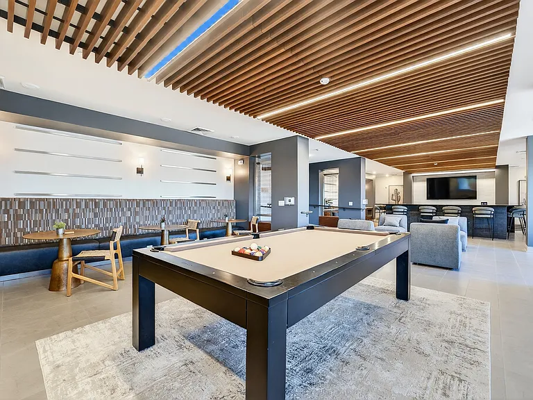 Refinery at Pointe17 — Photo 12