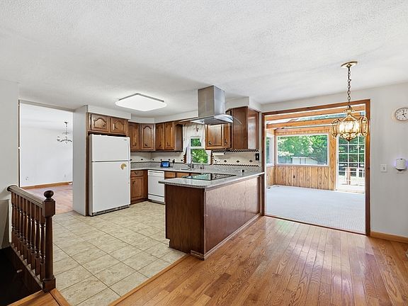 4th image of 199 Birch Rd