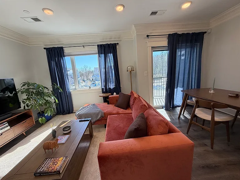 17 Hennery Way #G — Photo 2