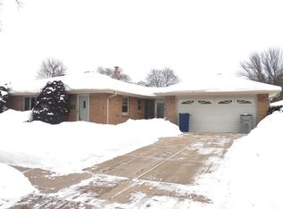 3360 S Honey Creek Dr, Milwaukee, WI 53219