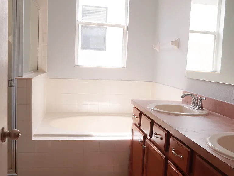646 Arbor Pointe Ave — Photo 7