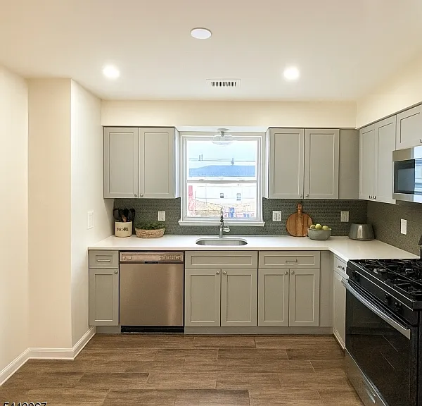 156 Ridgewood Ave #1 — Photo 4