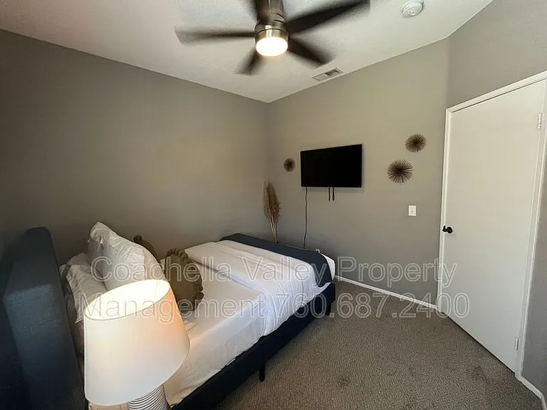 2162 Shannon Way — Photo 17